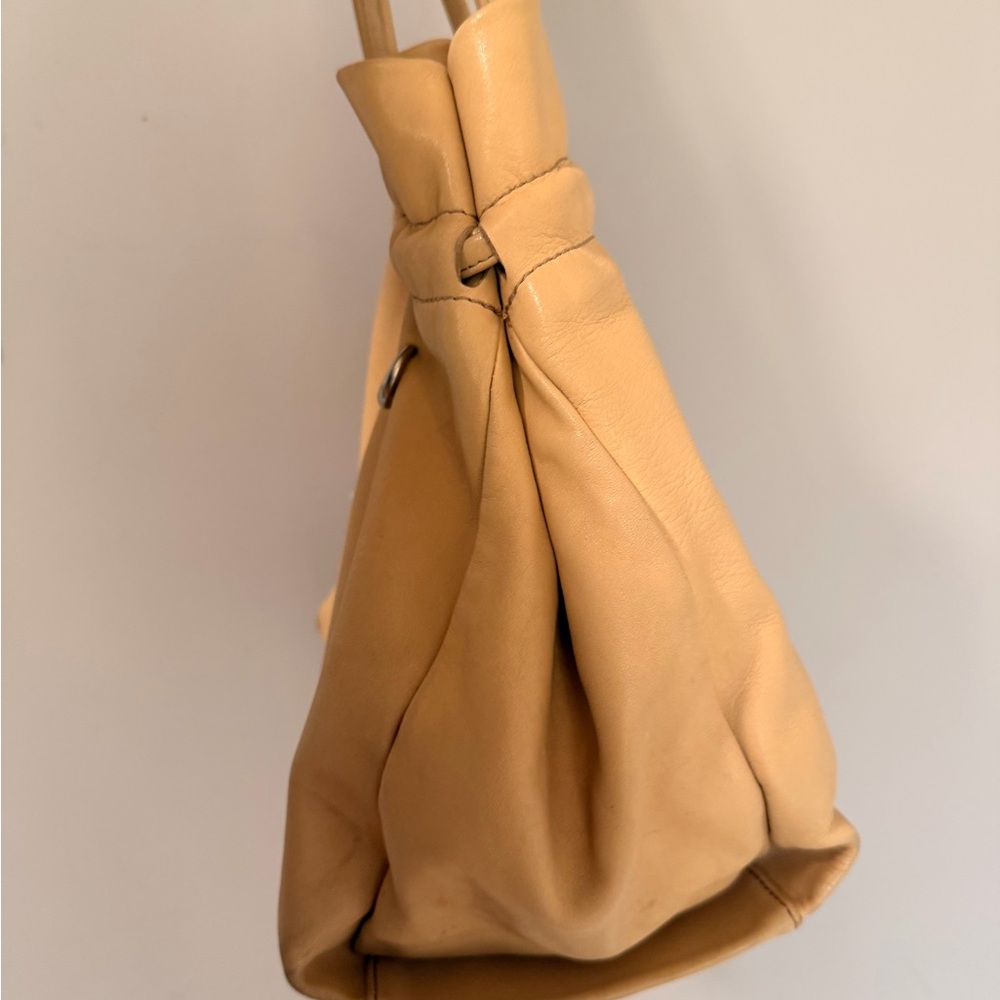 GROOM Paris Beige Bucket Shoulder Bag - Picture 2 of 7